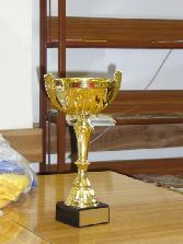 Puchar - ale nie jako nagorda, tylko maszyna losująca