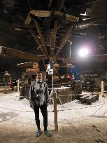 Zwiedzamy kopalnię soli z czasów rzymskich.Salina Turda jest jedną z największych kopalni soli w Europie, a jej historia sięga VI wieku. W kopalni przez cały okres jej eksploatacji nie użyto nigdy materiałów wybuchowych, wszystkie komnaty i całe wydobycie wykonywane było za pomocą siły rąk oraz z użyciem drewnianych konstrukcji, które nadal można oglądać w kopalni.