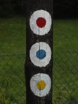 zapowiada ciąg dalszy: było czerwono, będzie niebiesko, a potem pewnie zmaluje coś żółtego. DO ZOBACZENIA