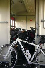 1. Pociąg- wagon z rowerami