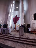 x. Grzegorz odprawia Mszę św.