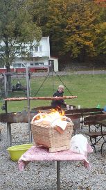 był też płonący kosz pełen niespodzianek